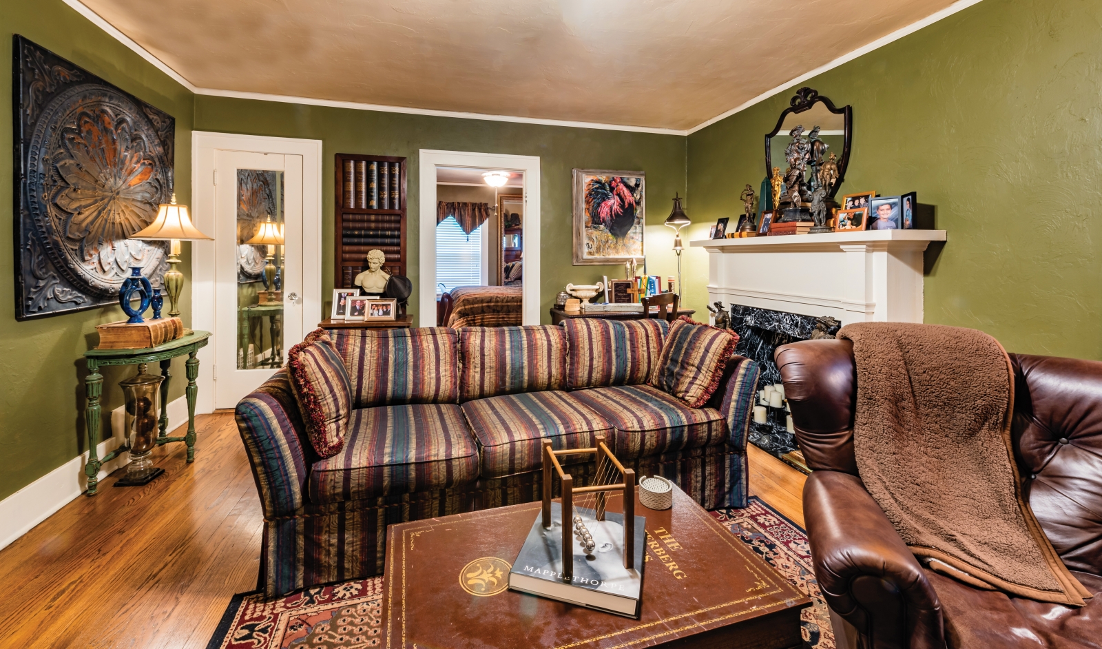 The sitting room upstairs is ideal for escaping busy schedules.