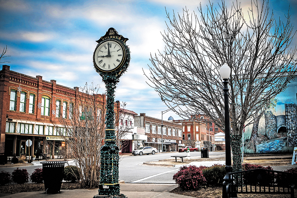 Bromide Mountain Co. (inset), on the verge of the Chickasaw National Recreation Area, is one of several draws in downtown Sulphur.