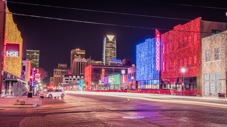 https://www.405magazine.com/where-to-find-holiday-lights-in-the-405