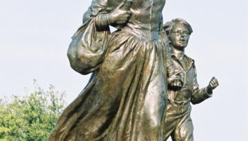 The Pioneer Woman statue in Ponca City. Photo courtesy of Oklahoma Historical Society.