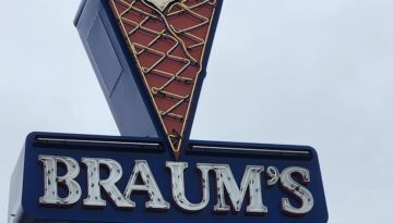 braums-ice-cream-store-sign-scaled.jpg